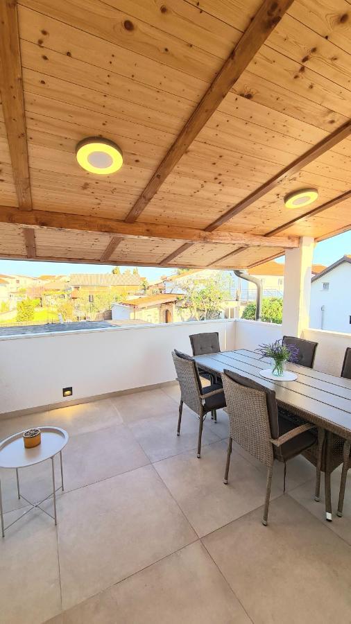 Family Oasis Apartment Zukve Врси Экстерьер фото