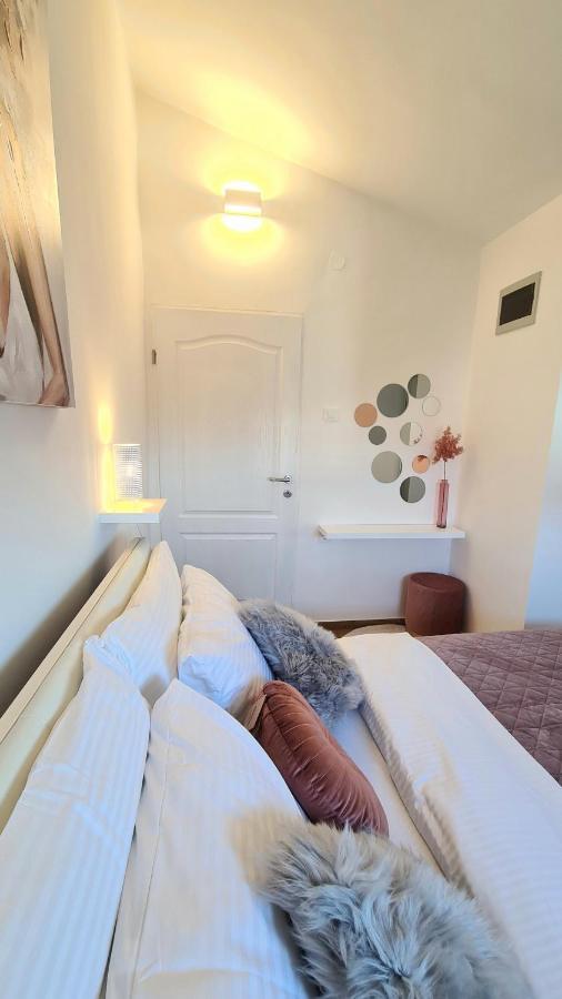 Family Oasis Apartment Zukve Врси Экстерьер фото