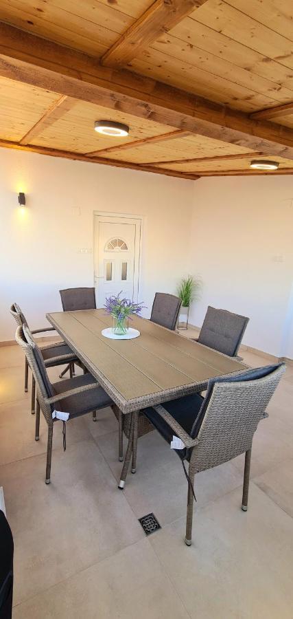 Family Oasis Apartment Zukve Врси Экстерьер фото